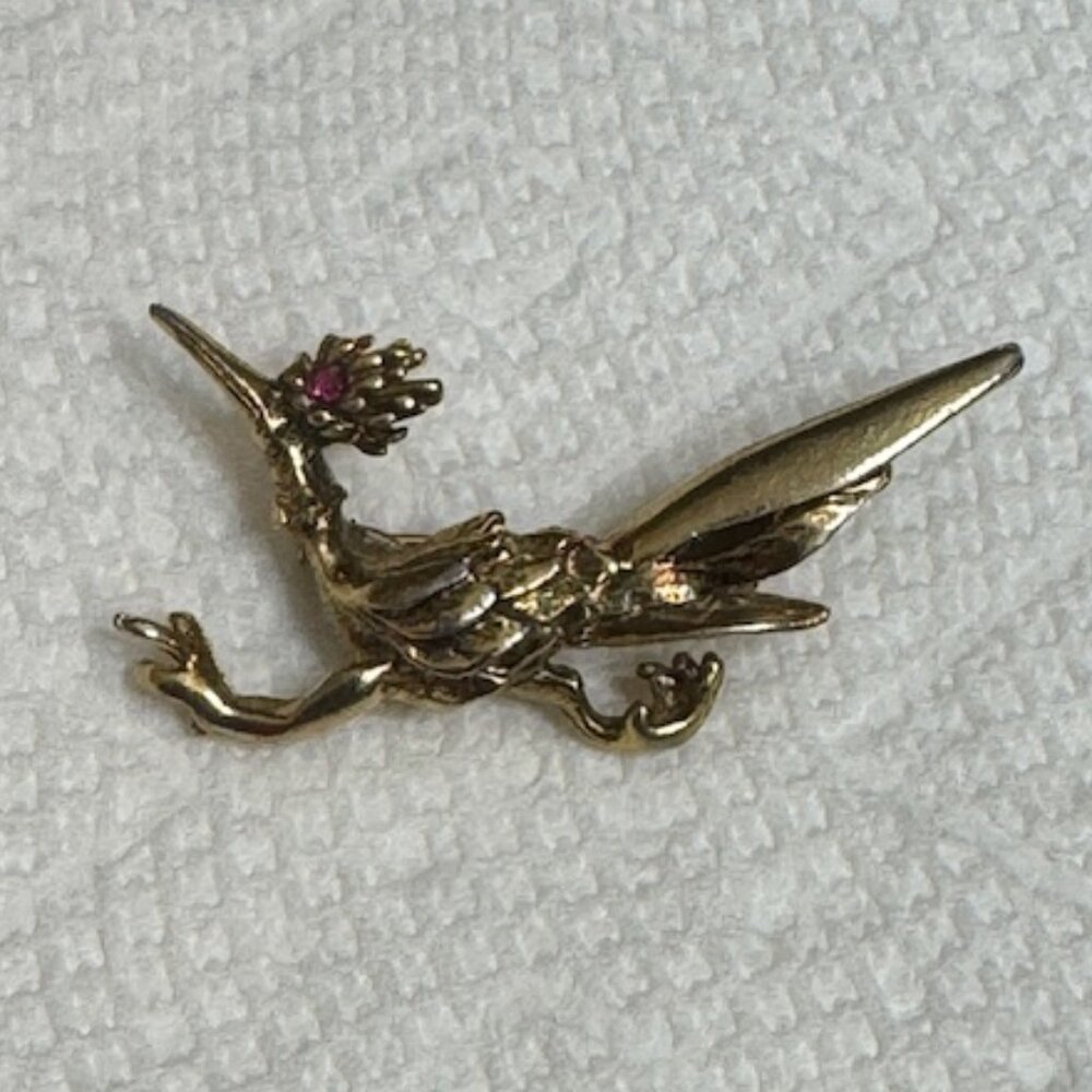 Vintage Gold Tone Road Runner Brooch with Ruby Colored Eye Neck Feathers - Picture 2 of 10